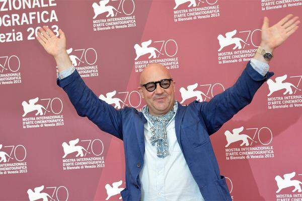 Der italienische Dokumentarfilm "Sacro GRA" von Gianfranco Rosi ist mit dem Goldenen Löwen der 70. Internationalen Filmfestspiele Venedig ausgezeichnet worden. Das gab die Jury unter Vorsitz des Regisseurs Bernardo Bertolucci am Samstagabend bekannt. Die Doku zeigt das Leben von Menschen am römischen Autobahnring GRA.