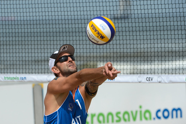 Beachvolleyballer Clemens Doppler ist mit exakt zwei Metern der größte Sportler.