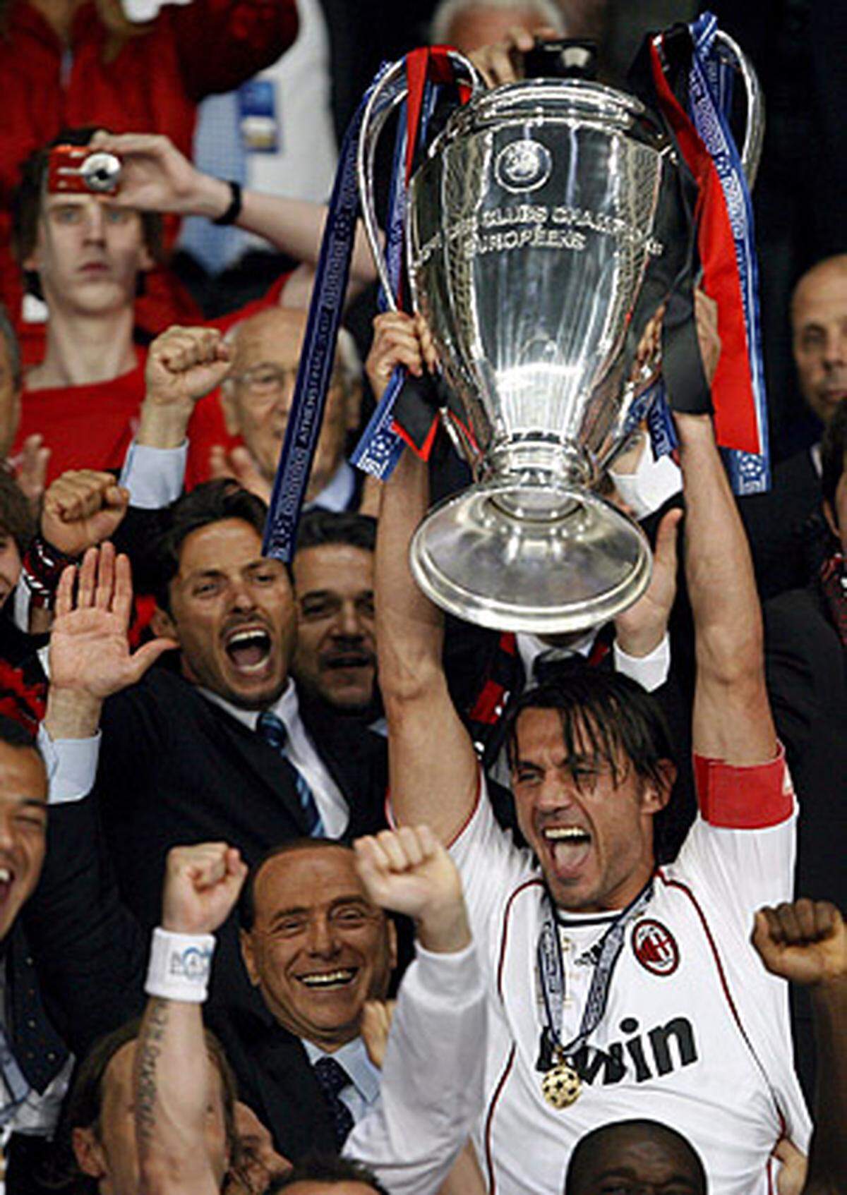 Zum dritten Mal in fünf Jahren erreichten die Rossoneri das Endspiel der Champions League. Gegner war wie 2005 der FC Liverpool und Mailand nahm in Athen Rache für die Pleite von Istanbul: Filippo Inzaghi schoss die Italiener mit zwei Toren (45./82.) zum Sieg, der Anschlusstreffer von Kuyt (89.) kam zu spät.