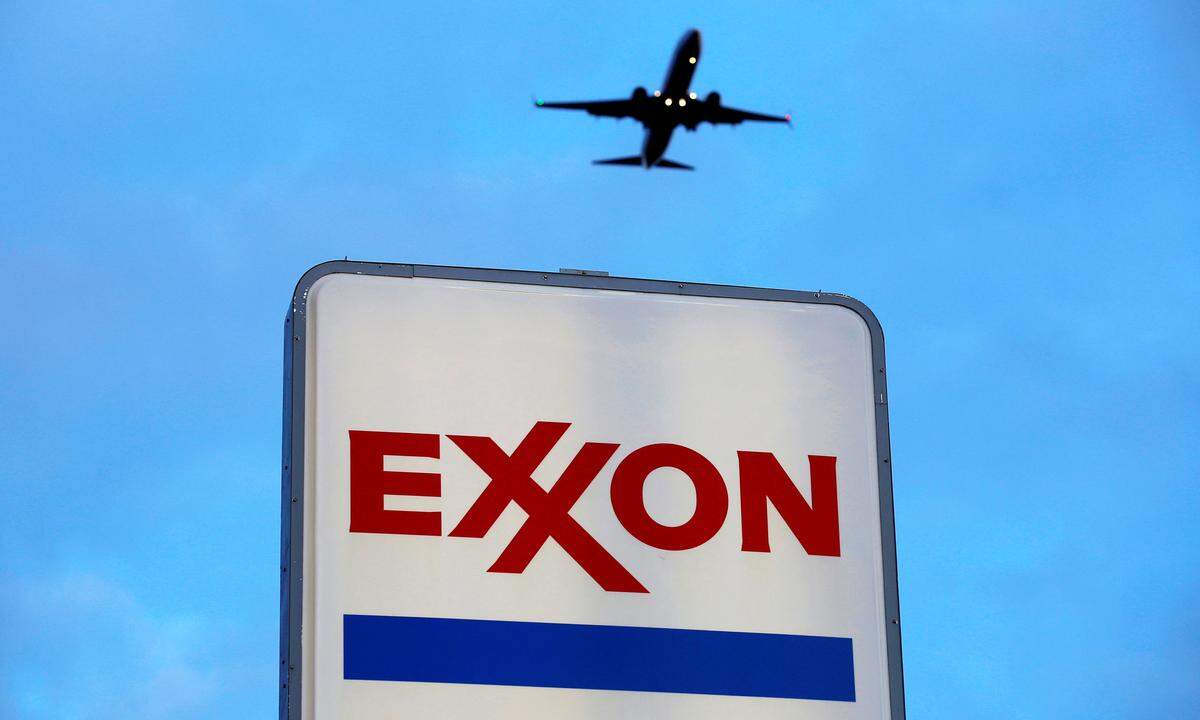 Exxon Mobil ist eines der fünf Unternehmen aus der Öl- und Gasbranche unter den besten Zehn. Im Vorjahr erzielt der US-Konzern einen Umsatz von 210,3 Milliarden Euro. Mit einem Plus von 18 Prozent kann Exxon Mobil Platz 9 verteidigen.