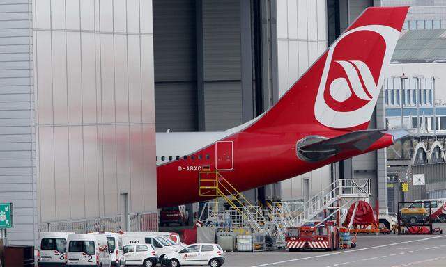 Nicht nur die Flugzeuge der Air Berlin blieben am Dienstag am Boden – 9000 Passagiere ebenso.  [ APA ]