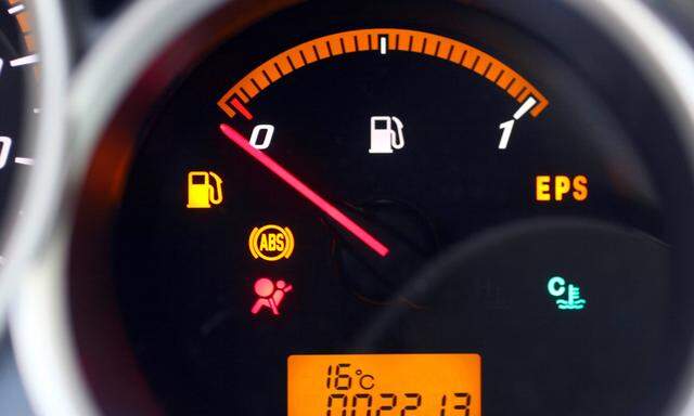 Leere Benzinuhr empty fuel gauge BLWS202133