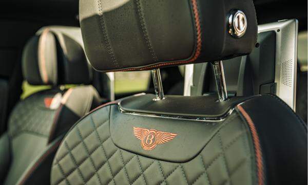 Gestepptes Leder, Massagefunktion, Heizung, Kühlung: Wie man sich bettet, so sitzt man im Bentley.