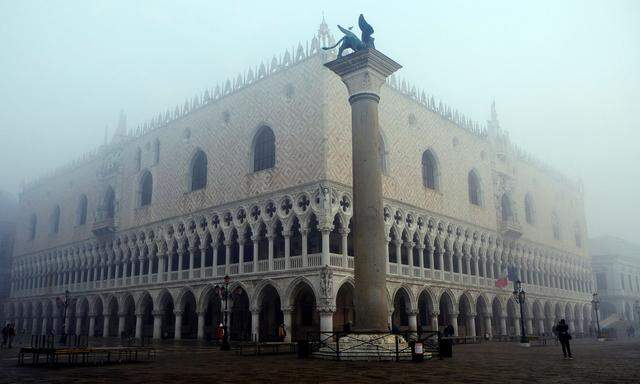 View of the Palazzo Ducale in San Marco´s Square in Venice