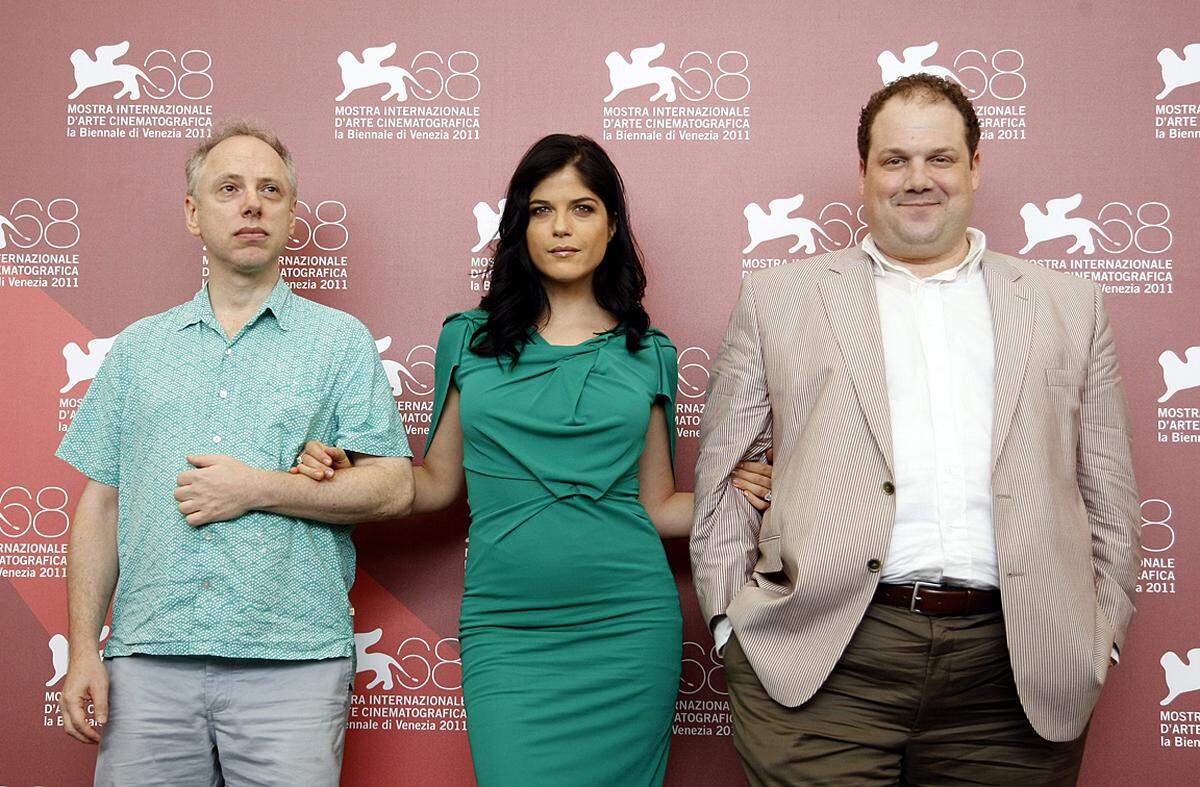 Mit Regisseur Todd Solondz (links) und ihrem Leinwandkollegen Jordan Gelber (rechts) stellte sie ihren neuen Film "Dark Horse" vor.
