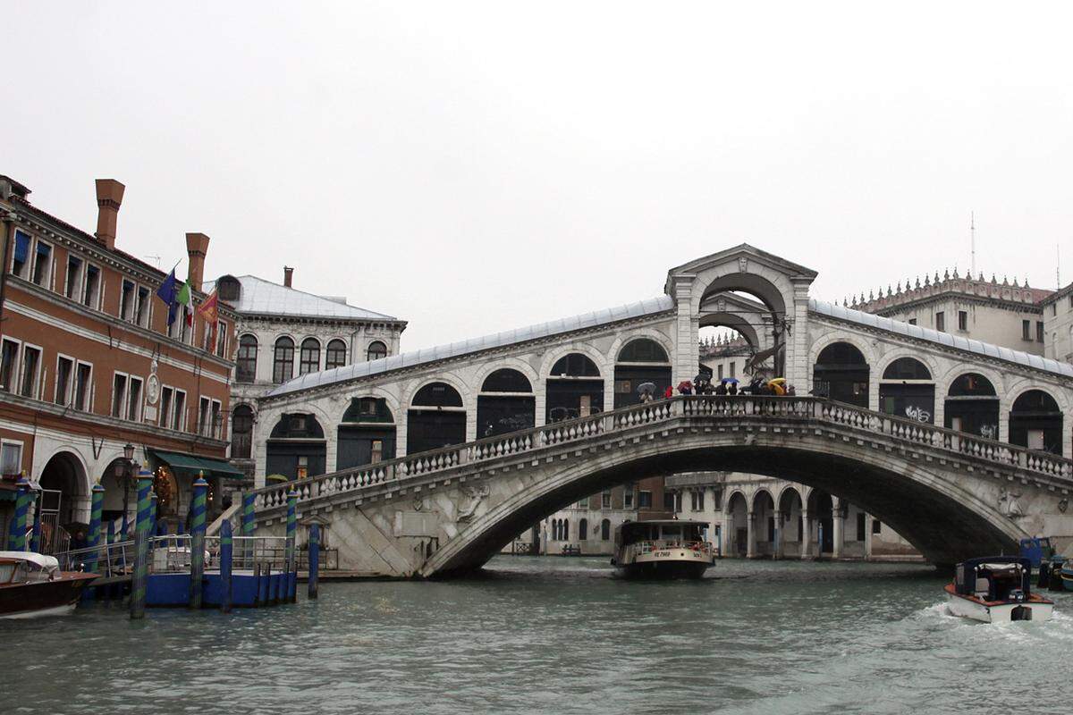 5. Venedig... gleich danach folgt die reiche Lagunenstadt Venedig. Das Reputation Institute sammelte seine Daten in einer großen Online-Umfrage mit rund 19.000 Teilnehmern in den G8-Staaten.  