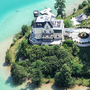 Ein Schloss am Wörthersee macht Frank Stronach und Siegfried Wolf Probleme.
