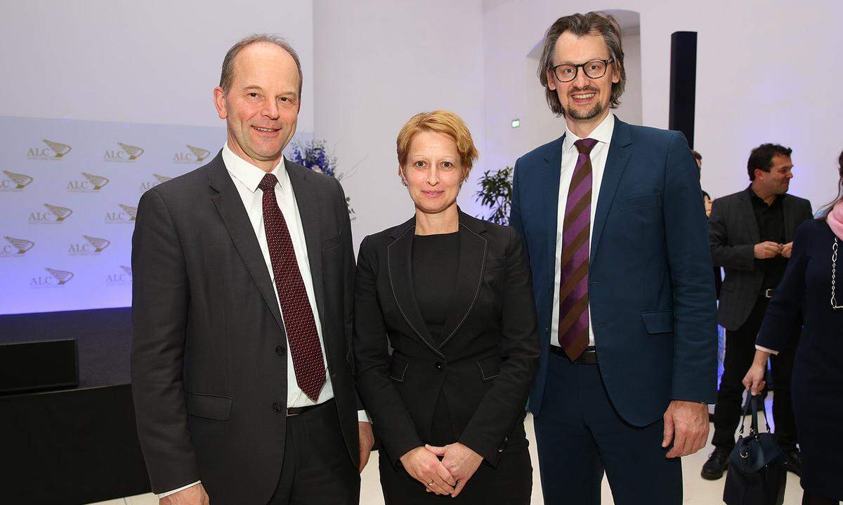 AT&amp;S-CEO Andreas Gerstenmayer (l.), Donau Versicherung-Generaldirektorin Judit Havasi und Styria Media-Vorstand Bernhard Kiener.
