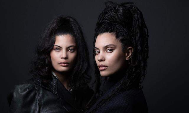 Die französisch-kubanischen Zwillinge Naomi und Lisa-Kaindé Díaz begeistern mit ihrem Soundmix.