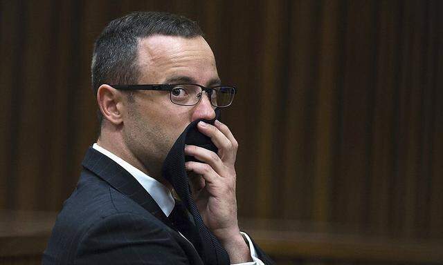 Oscar Pistorius muss einen Monat lang in ein Krankenhaus, um seine Schuldfähigkeit zu prüfen.