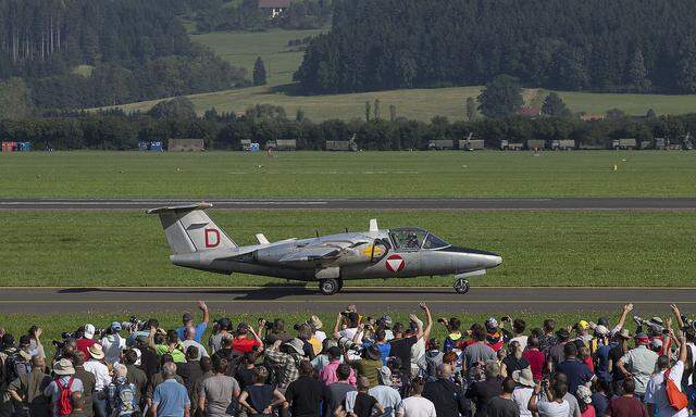 ++ ARCHIVBILD ++ SAAB NICHT MEHR FLUGFAeHIG