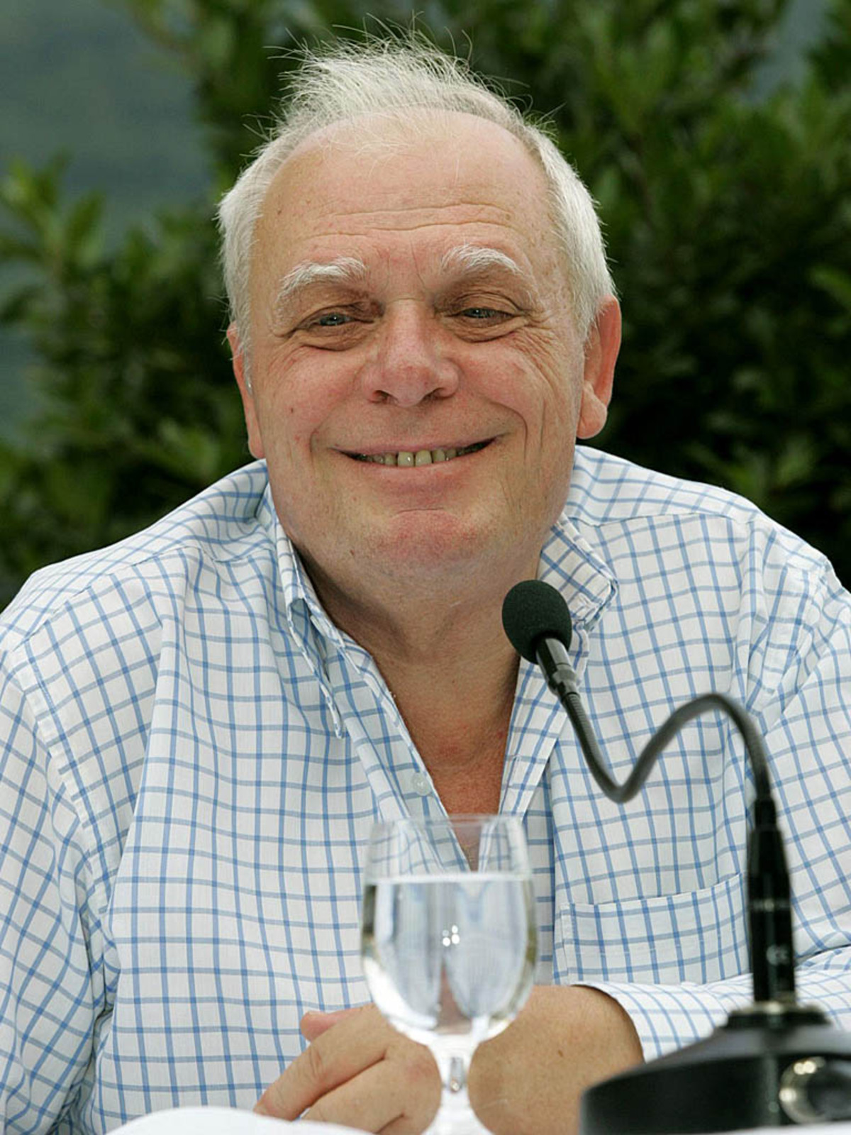 Der Portugiese António Lobo Antunes gilt mit seinen Werken über Portugals Geschichte und Gegenwart ("Reigen der Verdammten") als Anwärter auf den Nobelpreis.