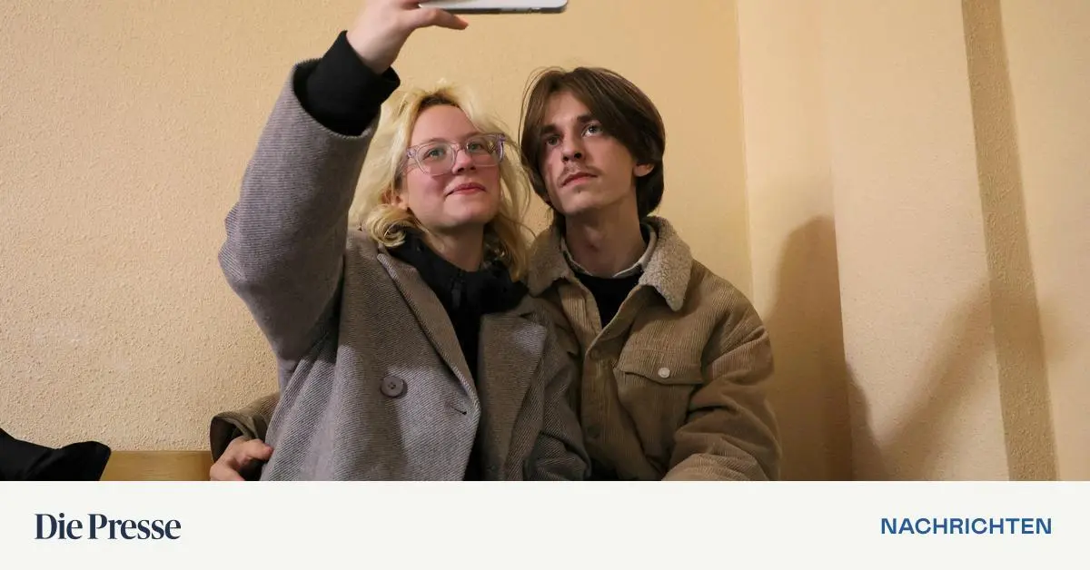 Haft-wegen-Anti-Kriegsliedern-Junge-S-ngerin-und-Gitarrist-sollen-Russland-verlassen-haben