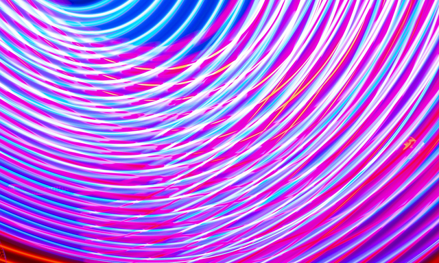 Gravitationswellen kann man weder hören noch sehen. Aber so stellen fantasiebegabte Grafiker sie sich vor.