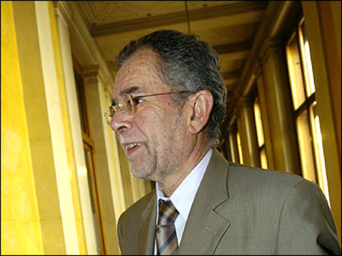 "Falls die ÖVP der Ansicht sein sollte, sie könne auf unbestimmte Zeit von außen per Parteibeschluss den Nationalrat und dessen Ausschüsse lahm legen, ist dies klar zurückzuweisen."Grünen-Chef Alexander Van der Bellen kritisiert VP-Bedingung für die Rückkehr an den Verhandlungstisch, wonach die ÖVP während der Koalitionsgespräche im Parlament nicht überstimmt werden darf.