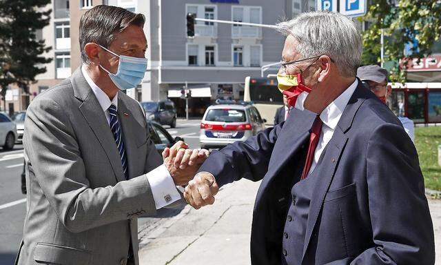 Peter Kaiser (re.) mit dem slowenischen Premierminister Borut Pahor am 23. Juli in Klagenfurt.
