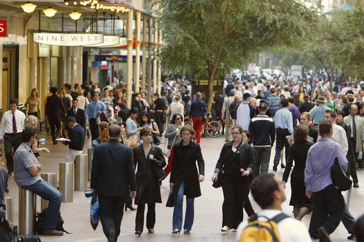 Pitt Street Mall ist der Teil der Pitt Street in Sydney, der nur Fußgängern zugänglich ist. Die Mall liegt zwischen Market Street and King Street und ist die frequentierteste und teuerste Shopping-Destination Australiens. Mieter zahlen bis 8077 Euro Jahresmiete für einen einzigen Quadratmeter.