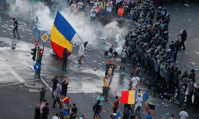 Am Freitag kam es am Rande der Proteste in Bukarest zu Zusammenstößen mit der Polizei.