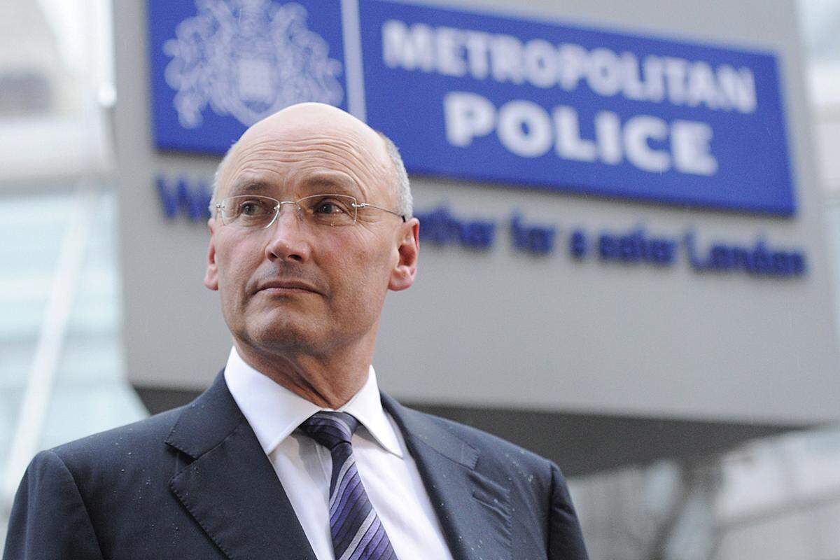 Paul Stephenson: Der 57-Jährige war Chef der Londoner Polizei, die landläufig auch Scotland Yard genannt wird.Stephenson musste wegen seiner Nähe zum früheren "News of the World"-Reporter Neil Wallis zurücktreten, den er als PR-Strategen engagierte.