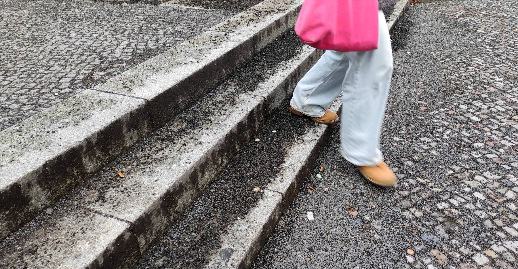 Was ist der Unterschied zwischen Rollsplitt und Schotter? Wenn ganz Wien unter den Sohlen knirscht  [premium]