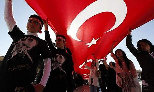 Umfrage: Türken wollen Beziehungen zu Israel einfrieren
