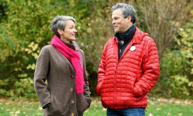 Auch mit den Öffis kommt man in die Berge, wissen Veronika Schöll und Martin Heppner, zwei der Gründer von "Bahn zum Berg". 