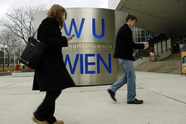 Ab Wintersemester 2012/13 heißt es an der Wirtschaftsuni wieder zahlen, wie der Senat entschieden hat. Allerdings nur für "Langzeitstudenten" und Studenten aus einem Nicht-EU-Land. 