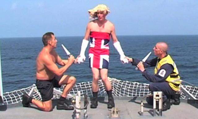 Soldaten der HMS Ocean im Weihnachts-Video
