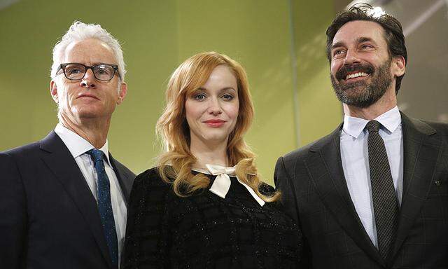 ´Mad Men´ stars John Slattery, Christina Hendricks and Jon Hamm take part in a donation ceremony at the Smithsonian National Museum of American History in Washington