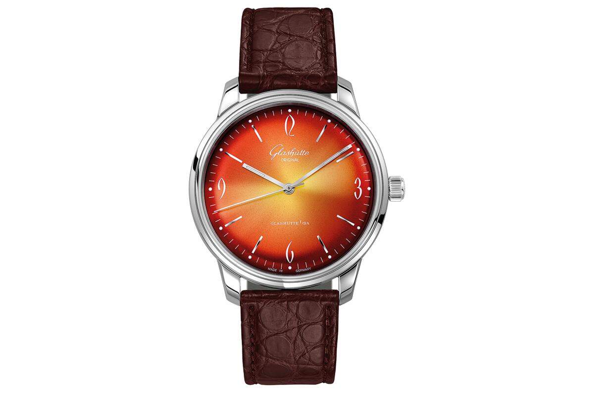 Glashütte Original „Sixties“: Die Kultuhr der sächsischen Manufaktur wurde mit einer ganzen Reihe farbiger Zifferblätter mächtig aufgepeppt. Das rote gefällt uns besonders gut.