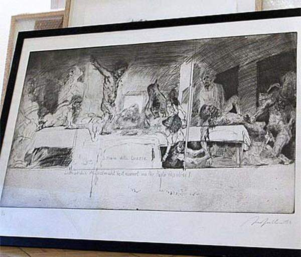 Seine Kunstwerke sorgten regelmäßig für Aufsehen. Aus einer großen Hrdlicka-Ausstellung im Dommuseum, zum 80. Geburtstag des Künstlers, wurde nach "massiven Beschwerden von Besuchern" sogar ein Bild entfernt: Die Radierung "Leonardos Abendmahl, restauriert von Pier Paolo Pasolini".