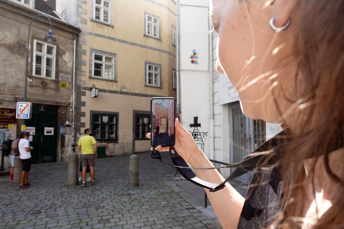 Das Theater ist quasi am Handy mit dabei. 