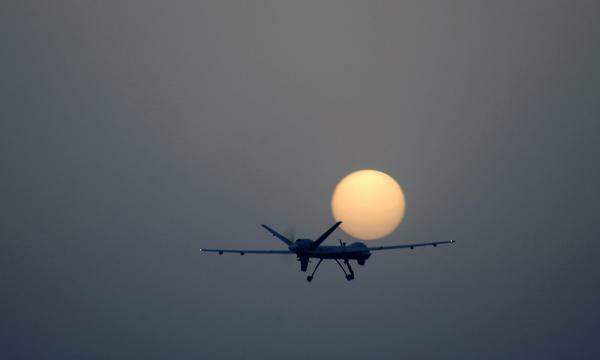 Reaper patrols Iraq sky