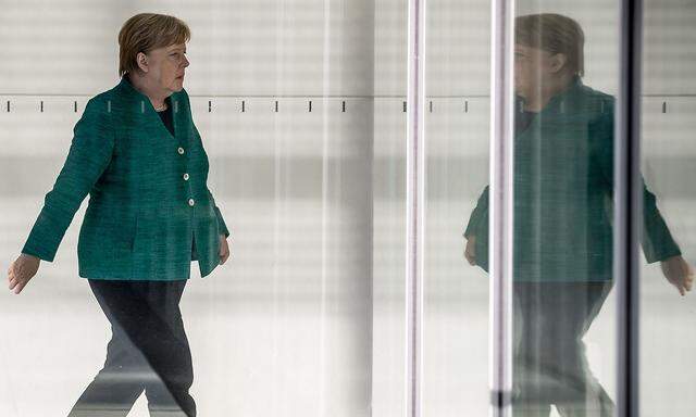 Merkel gerät immer mehr unter Druck. 