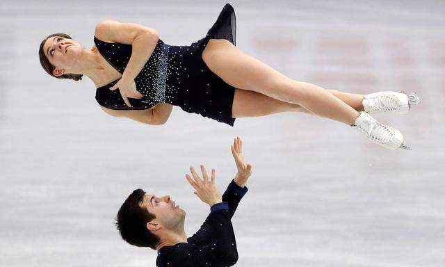 Figure Skating - ISU Grand Prix of Figure Skating NHK Trophy - Pairs Free Skating