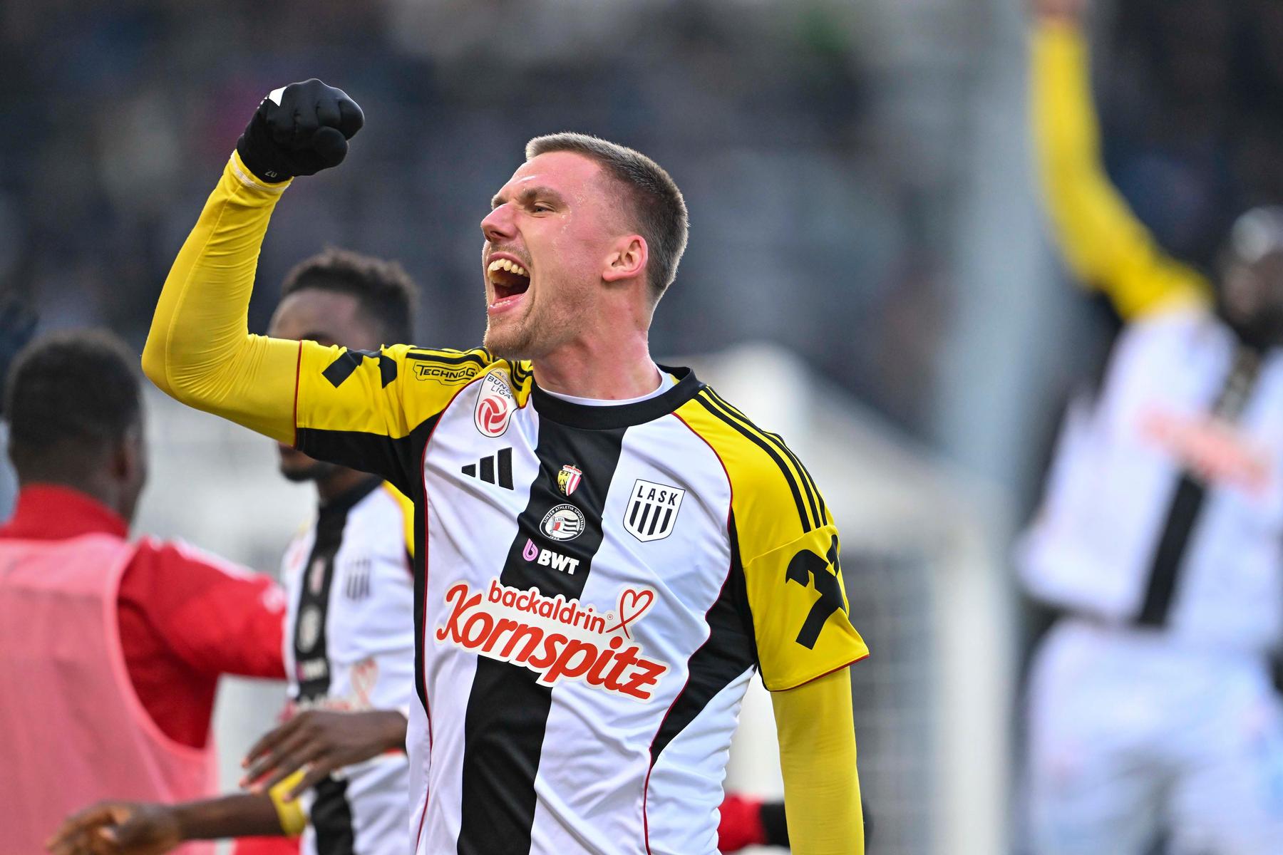 Kühbauer jubelt weiter: LASK besiegt Sturm, Salzburg fällt gegen Tirol um