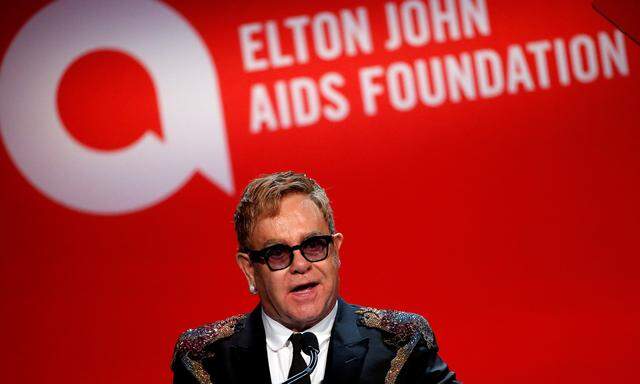 Elton John wurde mit dem Harvard-Menschlichkeitspreis geehrt.