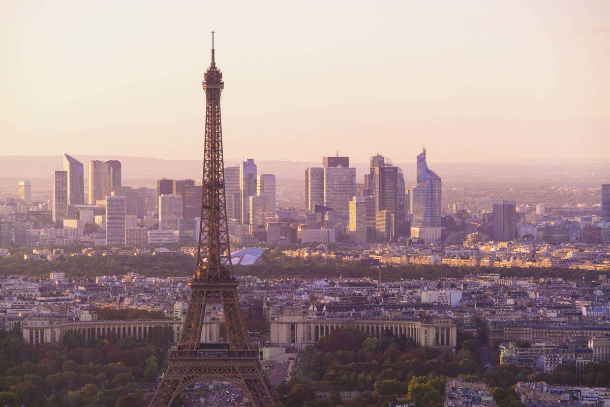 Der Eiffelturm darf auf keinem Paris-Selfie fehlen. In der Kategorie Bauwerke kann dem Eiffelturm niemand das Wasser abgraben. Mit 4,5 Millionen Beiträgen gehört der Hashtag #eiffeltower übrigens auf Platz 2 der "Instagram-Weltwunder" des Rankings.