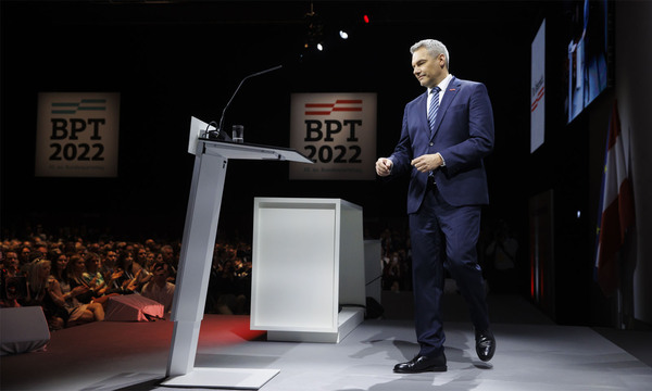 Karl Nehammer hat das Amt des Parteichefs offiziell übernommen.