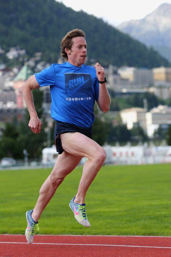 Alter: 26 Jahre  5000 Meter Persönliche Bestleistung: 13:36,62 Minuten Rowe ist in Australien geboren und lebt die meiste Zeit des Jahres auch dort. Der 26-Jährige hat aber wegen seiner österreichischen Großeltern auch einen rot-weiß-roten Pass. Mit seiner 5000 Meter-Zeit liegt er in Europa in der Jahresrangliste auf Platz 35.