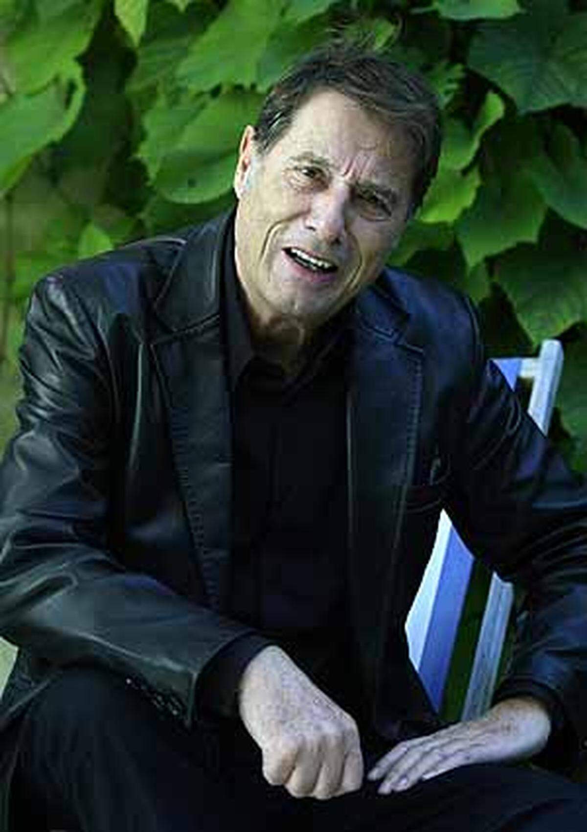 Als Solokünstler Udo Jürgens veröffentlichte er bisher mehr als 70 Studio-, Live- und "Best-of"-Alben. Dazu kommen rund zehn Filme, in denen er in größeren Rollen mitwirkte.