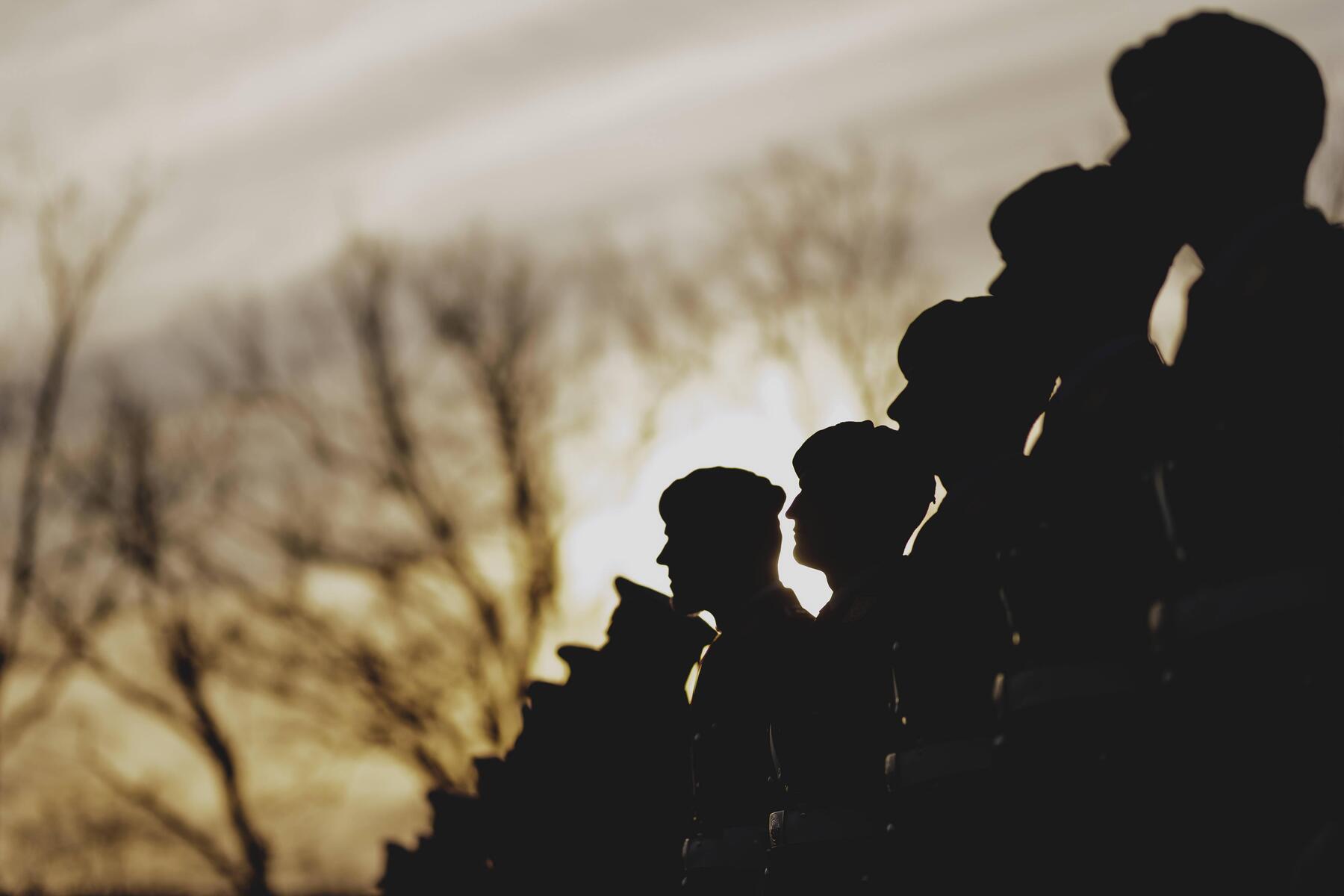 Müssen sich deutsche Wehrpflichtige bei der Bundeswehr abmelden, wenn sie länger ins Ausland reisen? [premium]