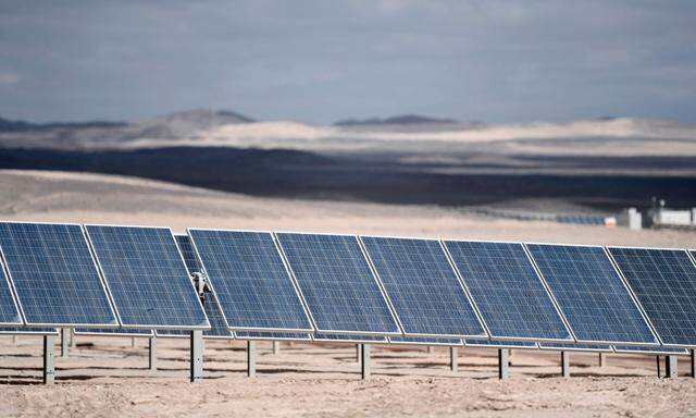 CHILE-FRANCE-ENERGY-SOLAR-POWER PLANT