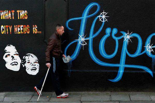 Hoffnung ist auch ein Stichwort, das man an den bröckelden Fassaden anderer Euro-Krisenländern zu sehen bekommt: Streetart in Irlands Hauptstadt Dublin.