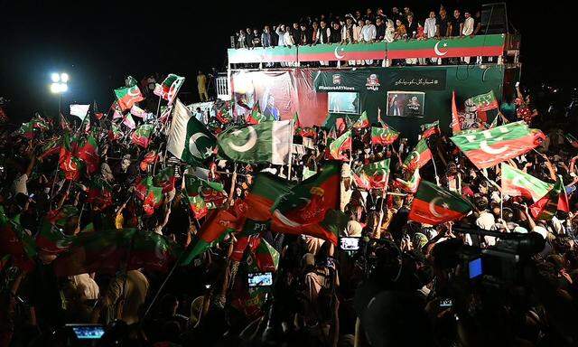 Khans Anfhänger mobilisieren zu Großkundgebungen in Islamabad.