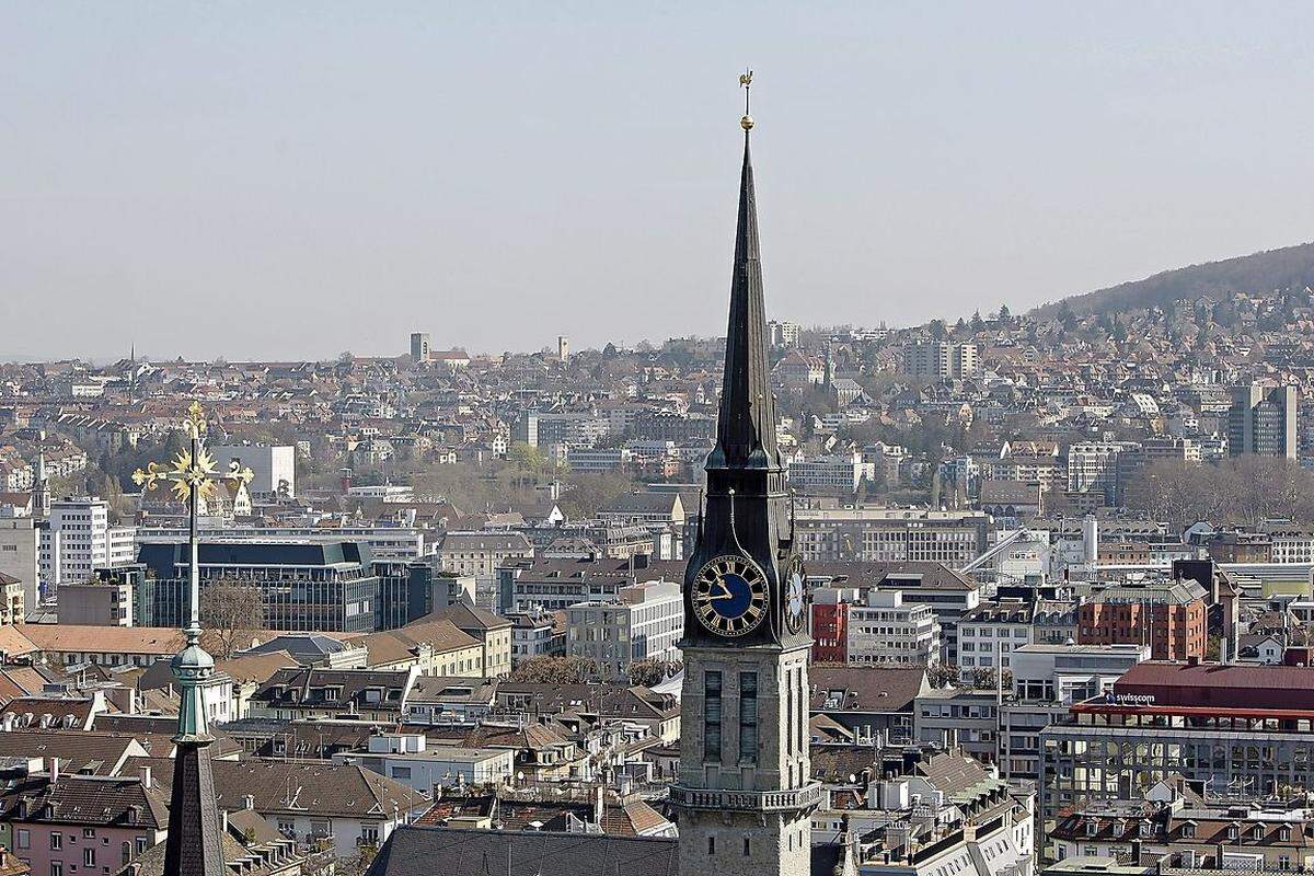 Wenig überraschend: Die teuerste Stadt Europas liegt in der Schweiz. Zürich, die größte Stadt der Alpenrepublik, ist für Ausländer ein teures Pflaster.