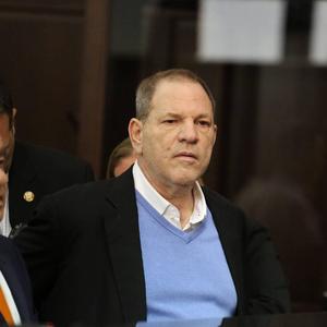 Das Urteil gegen Harvey Weinstein aus dem Jahr 2020 wurde vom Obersten Gerichtshof in New York aufgehoben.