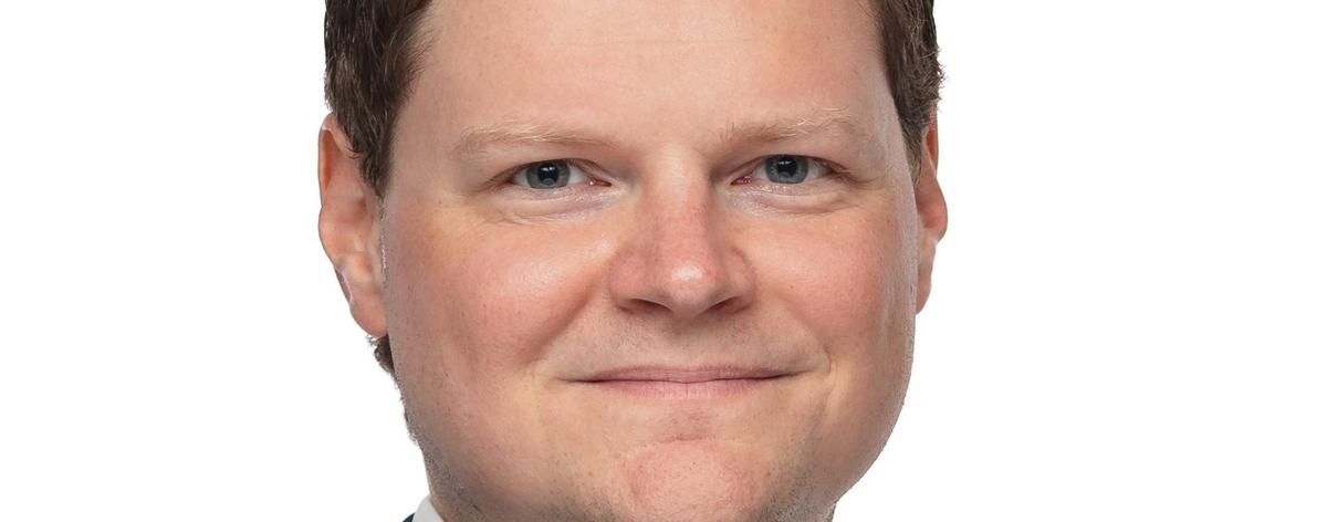 Alexander Heitzinger (31) wechselt als Counsel zu Fieldfisher. Der Jurist, u. a. spezialisiert auf Corporate- und Immobilienrecht, war zuvor bei SCWP Schindhelm tätig.