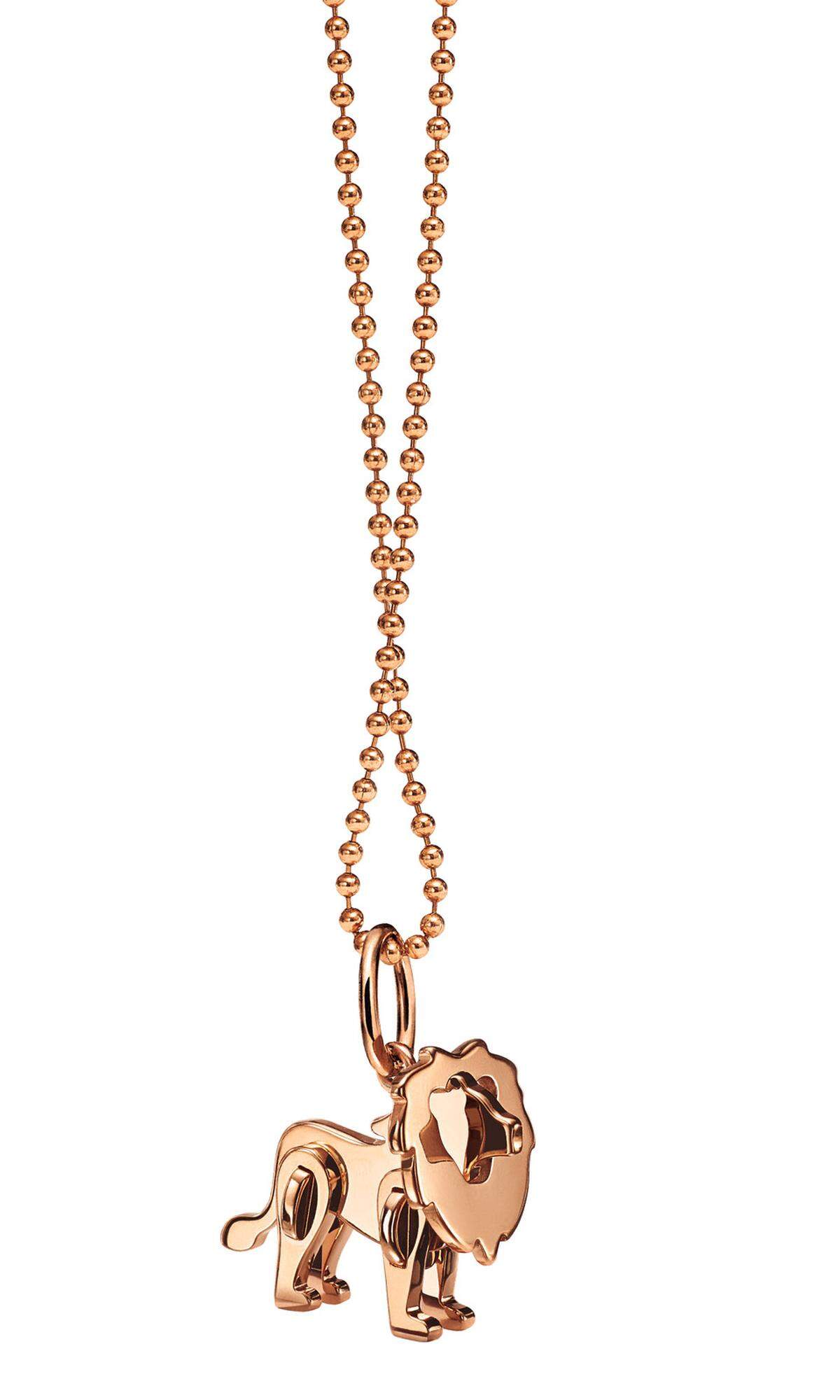 Wie wäre es mit der Kette mit dem "Löwen" Anhänger der Kollektion „Save the Wild" in Roségold von Tiffany dazu, 700 Euro, Kohlmarkt 8–10, 1010 Wien.