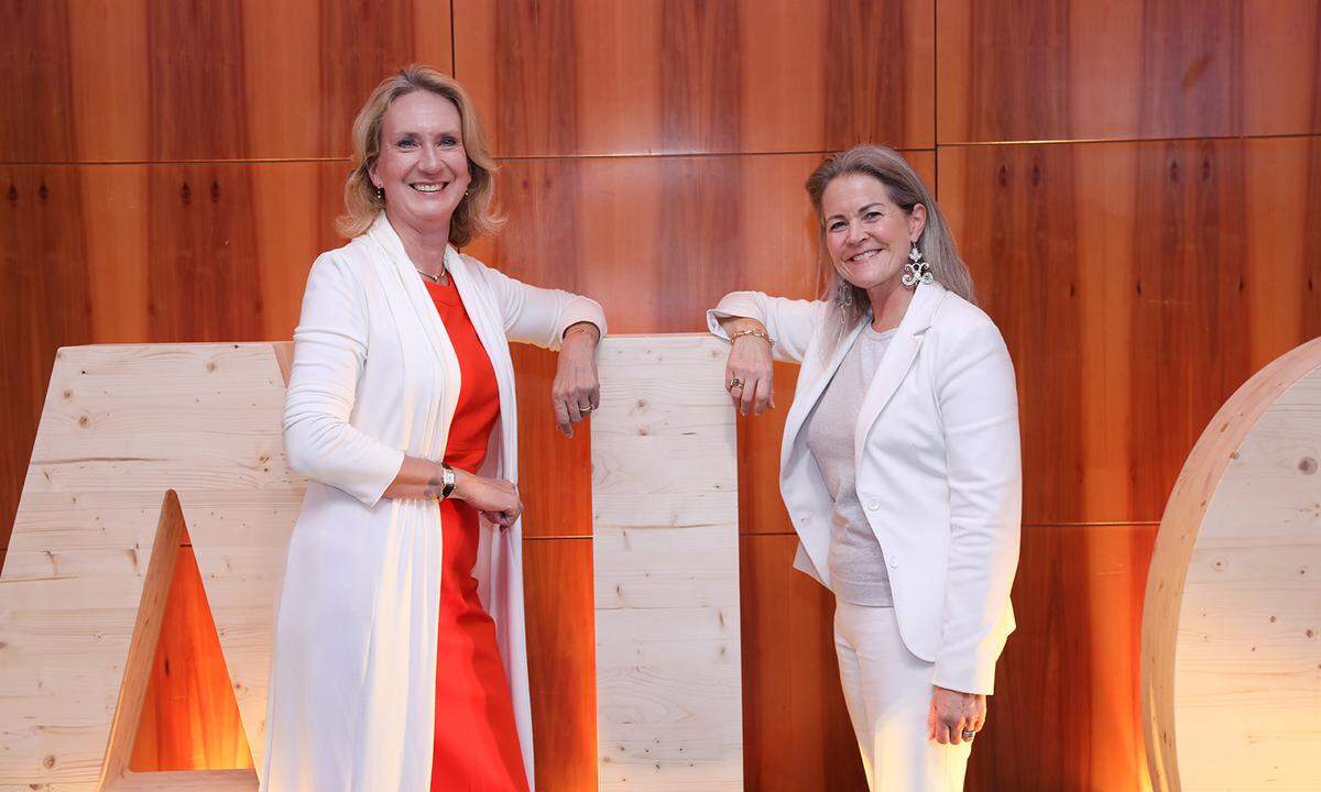 Wietersdorfer-Aufsichtsratschefin Christina Fromme-Knoch (l.) und Hasslacher-Chefin Claudia Kulterer.